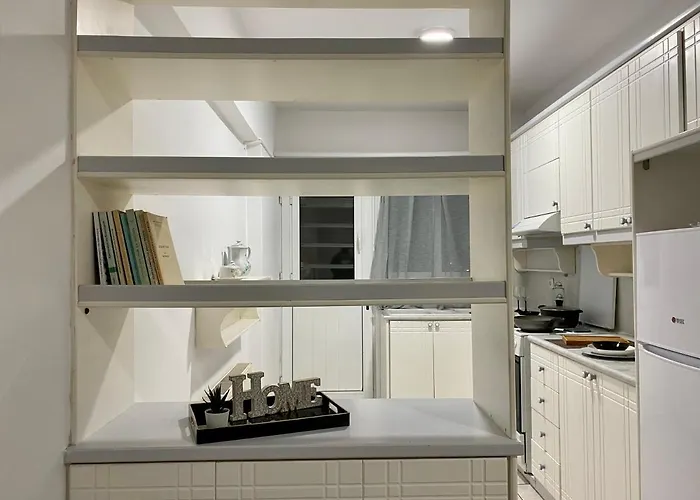 Appartement Center, Cozy With A Stunning View - No 2 Kos-stad