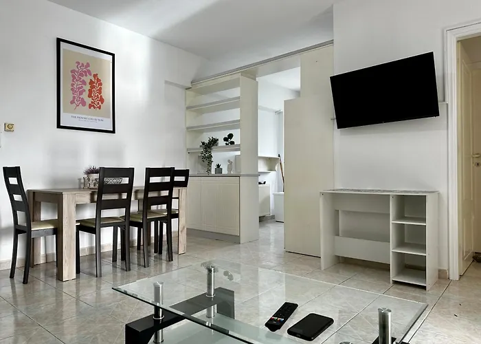 Center, Cozy With A Stunning View - No 2 *